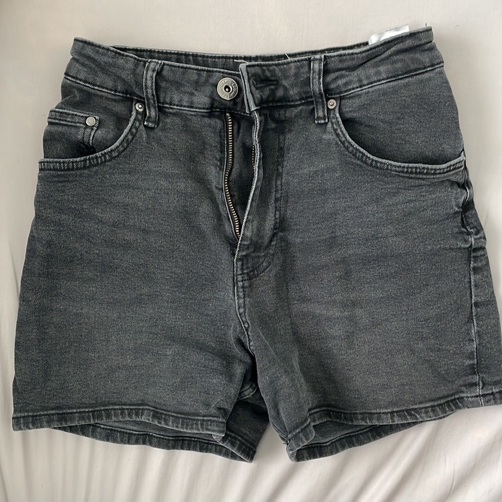 H & m high rise black jean shorts